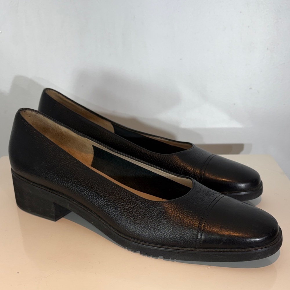 Vintage SALVATORE FERRAGAMO BOUTIQUE LEATHER LOW HEEL shoes size 9.52A narrow